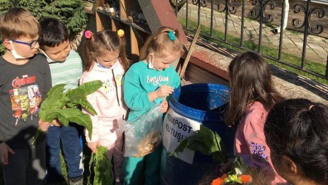 Anaokulu Öğrencilerinden Kompost Gübre Yapımı