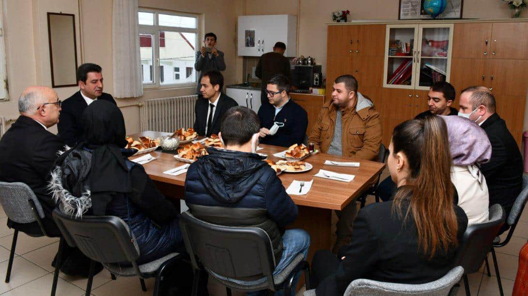 Akyazı Boztepe Şehit İhsan Ünlütürk Okuluna Taziye Ziyareti