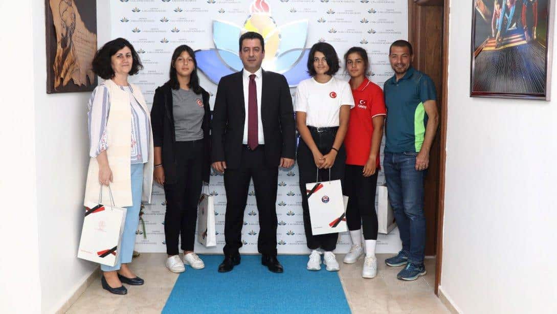Türkiye 2'ncisi Sporcu Öğrencilerden Ziyaret