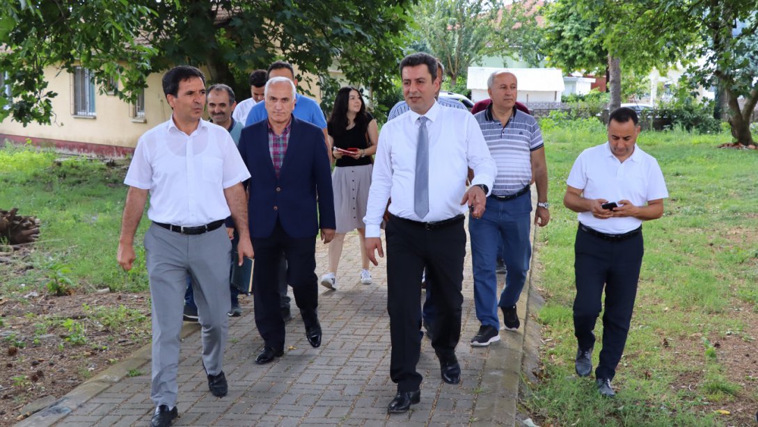 Uzunköy İlkokulu Köy Yaşam Merkezi Olmaya Hazırlanıyor