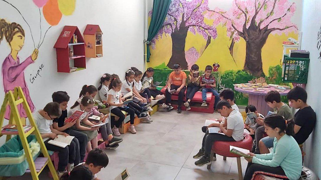 Çevre Dostu 1000 Okul Projesindeki Tüm Okullarımızda Sıfır Atık Kütüphaneleri Hayata Geçirildi 