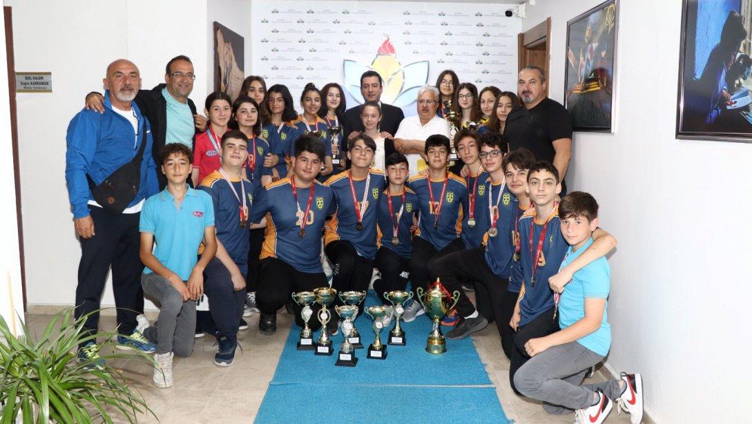 Ahmet Akkoç'un Şampiyon Öğrencileri Müdürümüzü Ziyaret Etti