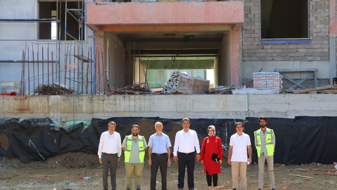 Karasu Aziziye Mahallesi'nde Yapımı Devam Eden 24 Derslikli Okul İnşaatı Ziyaret Edildi