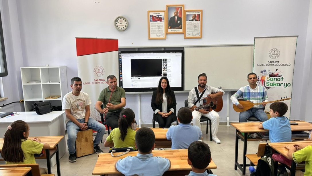 Sanat Sakarya Projesi Kapsamında 'Hikayesi ile Türküler Okullarda' Etkinliğinin İlki Gerçekleştirildi