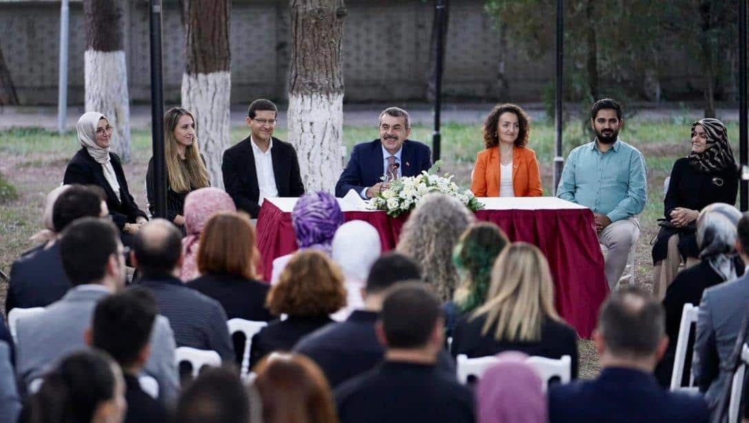 Millî Eğitim Bakanımız Sayın Prof. Dr. Yusuf Tekin, Sakaryamızda Öğretmenlerimizle Buluştu